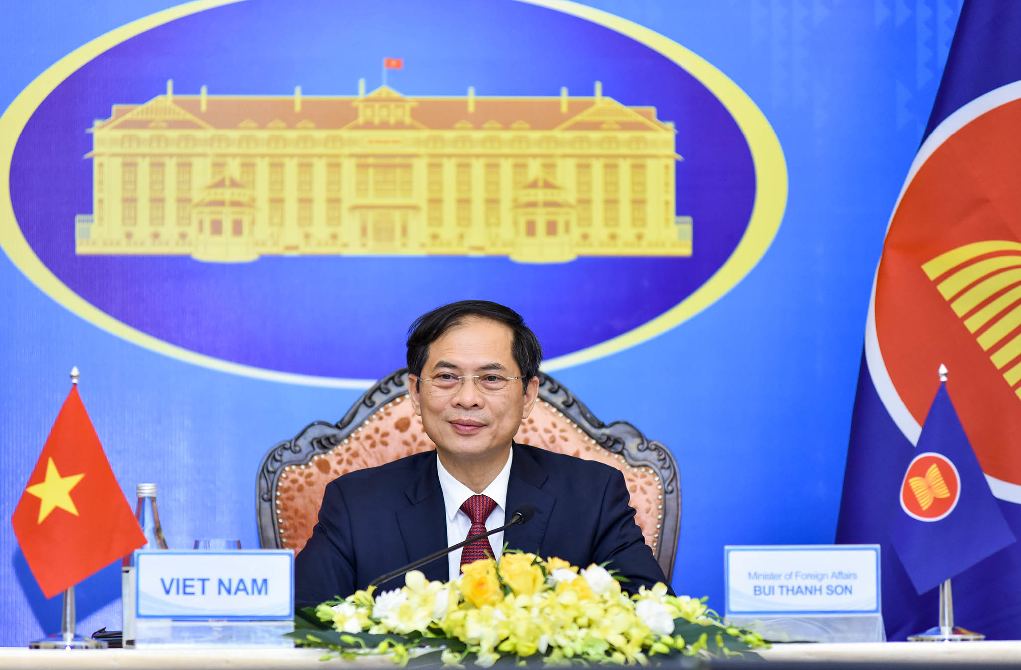 Việt Nam đề nghị ASEAN tận dụng cơ hội để mua vắc xin
