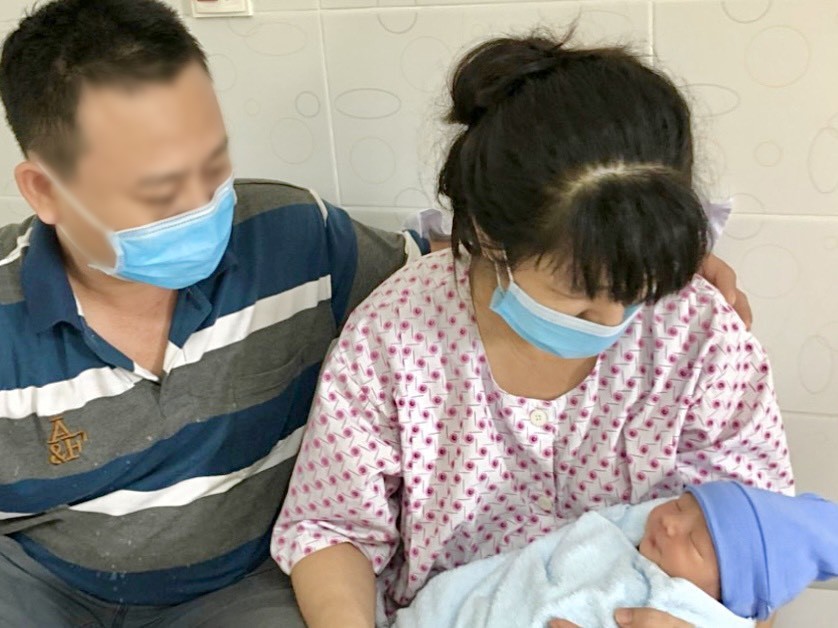 Thai phụ TP.HCM được cấp cứu kịp nhờ cảnh sát giao thông dẫn đường