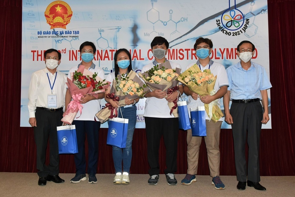 Học sinh Việt Nam giành 3 Huy chương Vàng Olympic Hóa học quốc tế