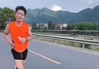 Cãi thua vợ, anh chồng chạy bộ 30km về nhà ngoại