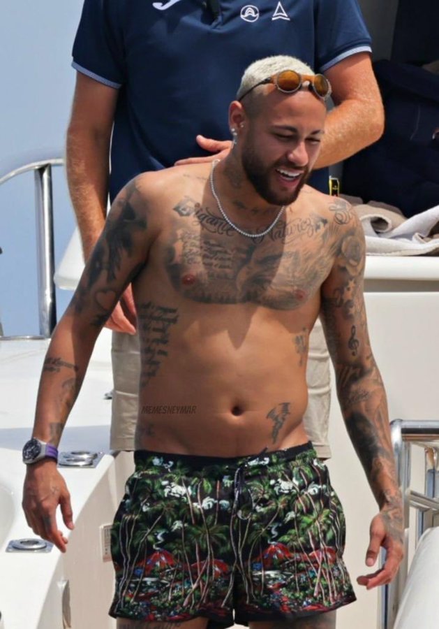 Fan hốt hoảng với ngoại hình của Neymar ‘xả hơi’ mùa hè