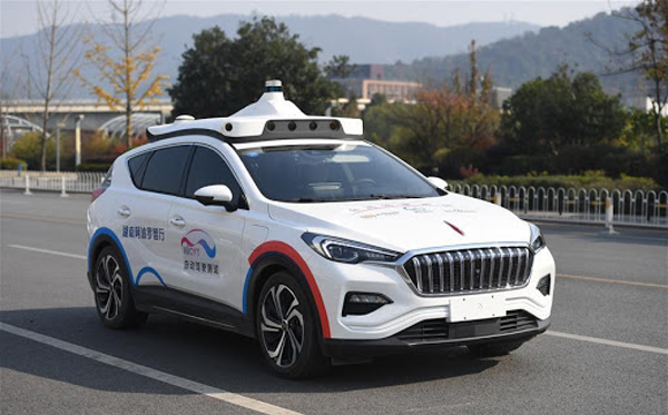 Trải nghiệm xe taxi robot tự lái ở Trung Quốc