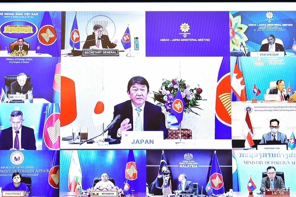 Việt Nam luôn mong Nhật Bản cùng ASEAN đóng góp vào cho hòa bình, an ninh, phát triển