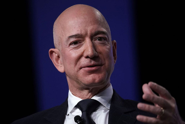 Đã có người giàu hơn Jeff Bezos