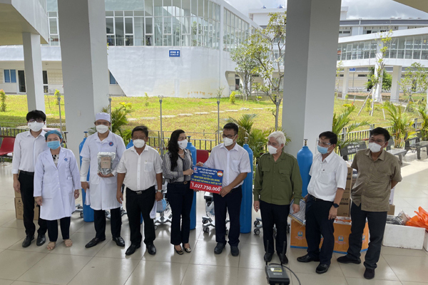 Kim Oanh Group tặng thêm 10 máy thở giúp Bình Dương chống dịch
