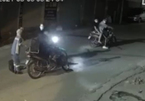 Công an truy lùng nhóm cướp xe máy của nữ lao công ở Hà Nội