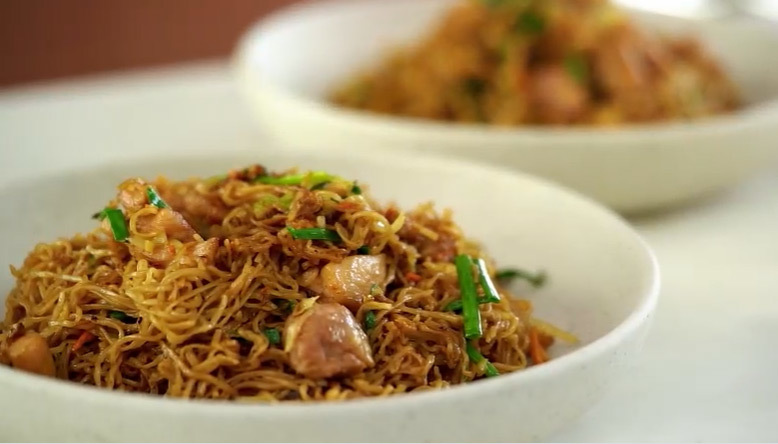 Cách làm mì xào gà sốt xì dầu