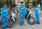 Nữ lao công bị cướp ở Hà Nội nhận 4 xe máy, tặng 2 xe cho đồng nghiệp