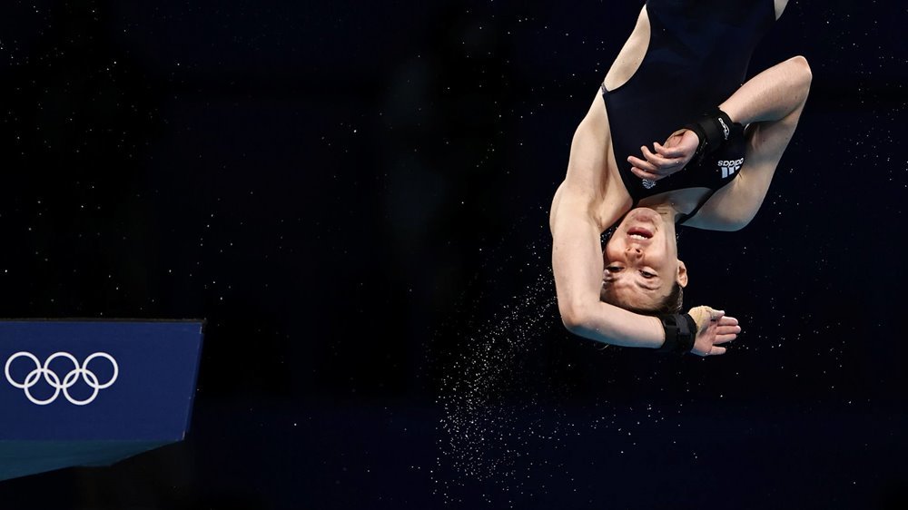Phì cười với những biểu cảm của VĐV nhảy cầu Olympic Tokyo