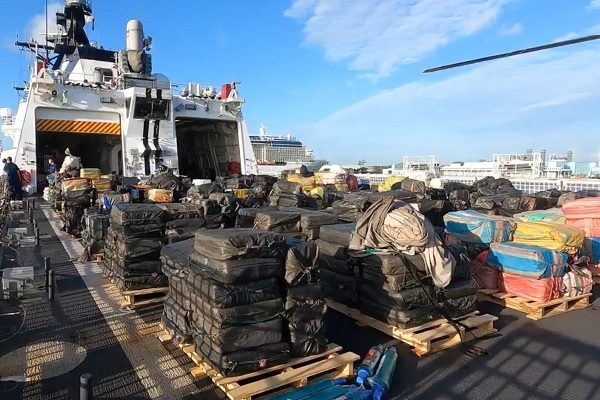 Tuần duyên Mỹ bắt giữ lô ma túy khổng lồ 1,4 tỷ USD