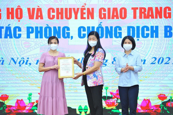 TNG Holdings Vietnam tặng hệ thống xét nghiệm 3,5 tỷ đồng cho Hà Nội