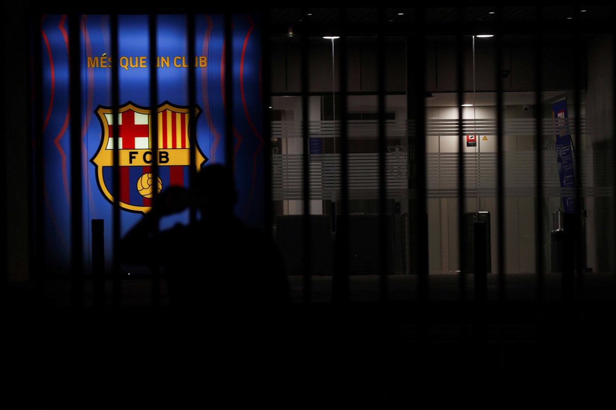 Messi chia tay Barca, không chỉ là tiền bạc