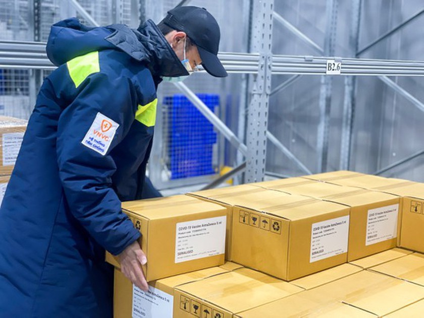 Nearly 600,000 doses of AstraZeneca vaccine arrive in HCM City