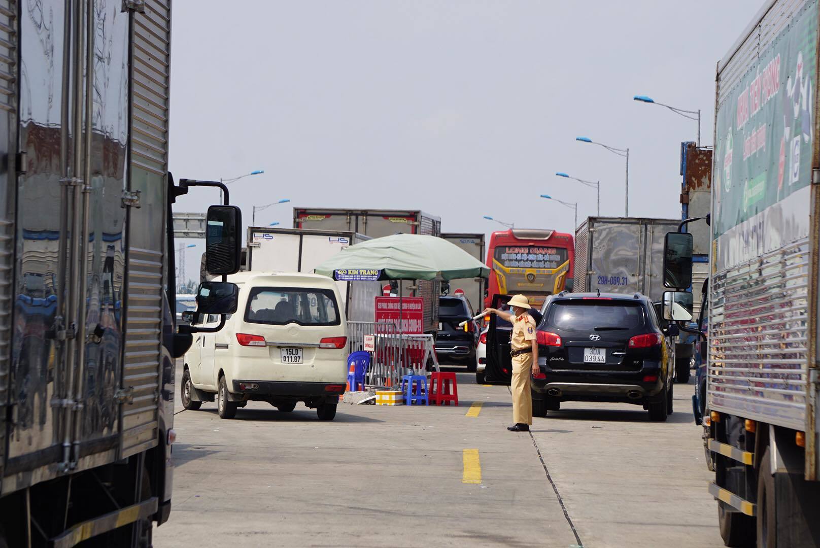 Bộ GTVT yêu cầu chấm dứt ngay tình trạng ùn tắc tại các chốt