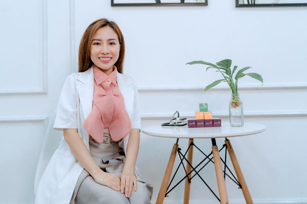Nữ bác sĩ 9X theo đuổi giấc mơ làm đẹp làn da phụ nữ Việt