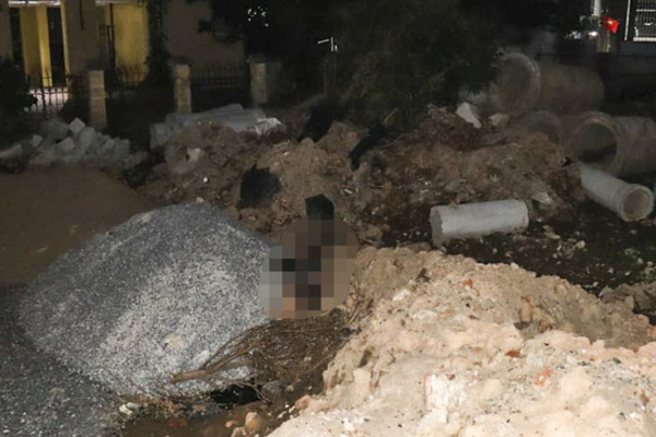 Công an Hà Nội tìm người thân của nạn nhân nữ tử vong ở khu đất trống