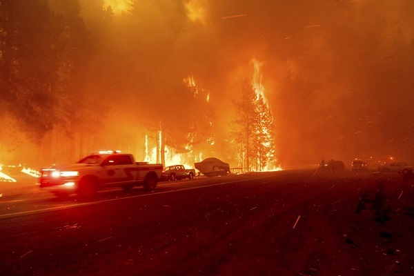 California điêu đứng vì vụ cháy rừng nghiêm trọng nhất lịch sử