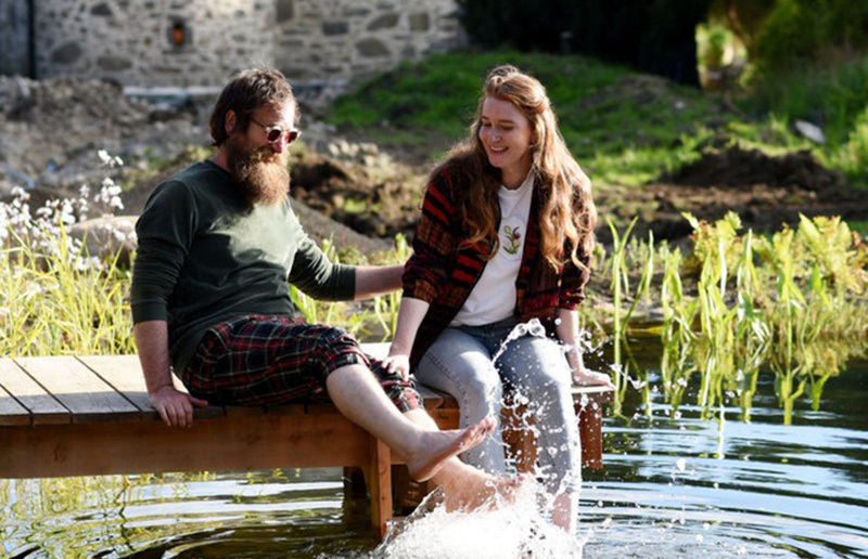 Cặp đôi bỏ việc ở Dubai đến Scotland mua lâu đài làm khách sạn