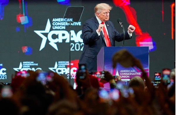 Ông Trump trả lại hàng chục triệu đô cho các nhà tài trợ