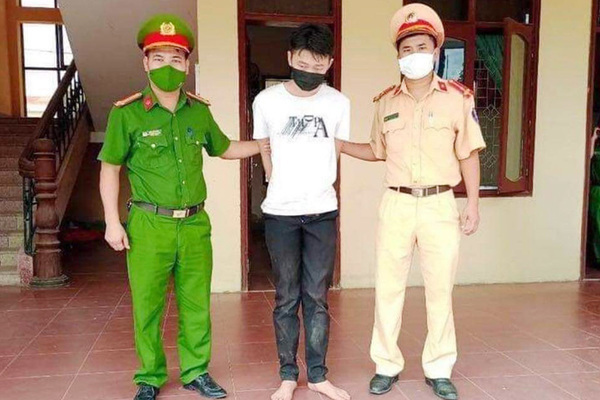 Bắt nam sinh lớp 12 đến nhà bạn đâm gục hai mẹ con trong đêm