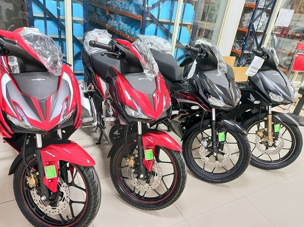 Xe máy giảm sâu trên chục triệu “chống ế” đầu tháng Ngâu