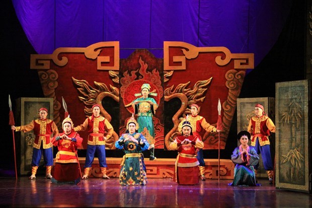 Can Vietnamese theatres make money online?