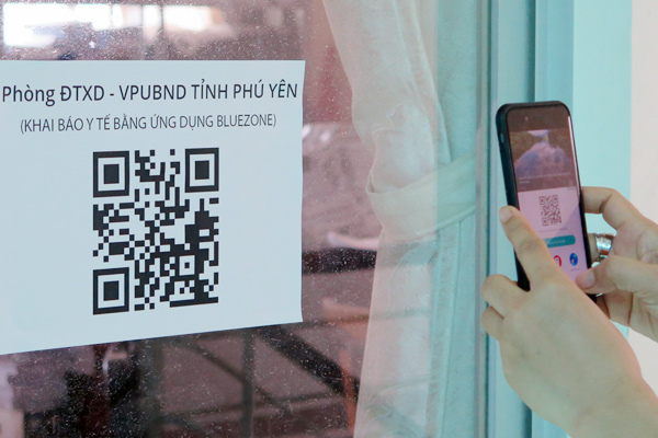 Phú Yên có 1.022 ca Covid-19 xuất viện, hỗ trợ hộ nghèo điện thoại khai báo y tế