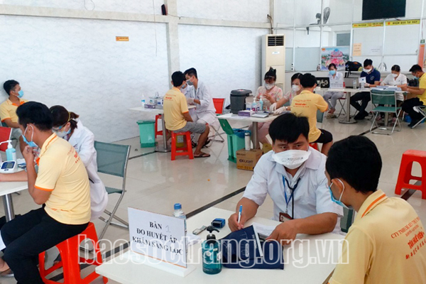 Sóc Trăng đẩy nhanh tiến độ tiêm vắc xin Covid-19 cho người lao động