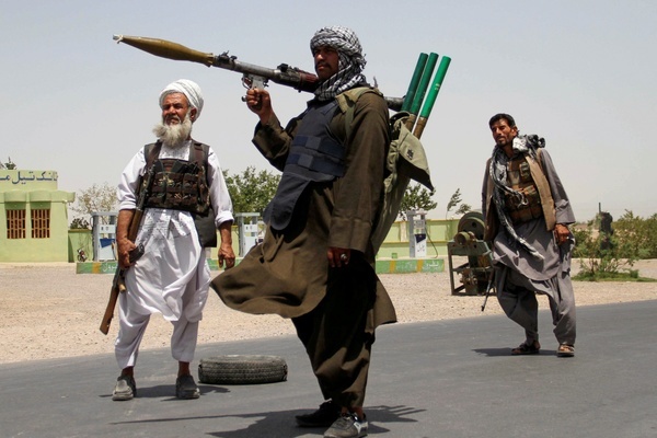 Thế giới 7 ngày: Taliban khôi phục hình phạt tàn khốc, Triều Tiên duyệt binh, thử tên lửa