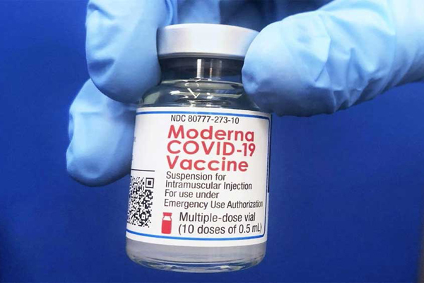 Health Ministry impatient as HCM City has yet to buy 5 million doses of Moderna vaccine