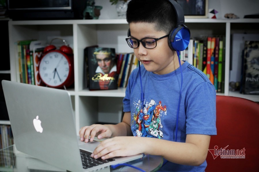 Fifth grader opens free online math class