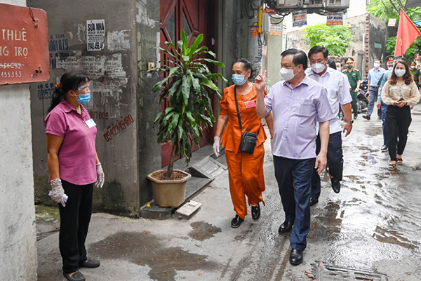 Bí thư Hà Nội: Quyết tâm không để phải cách ly F0 tại nhà