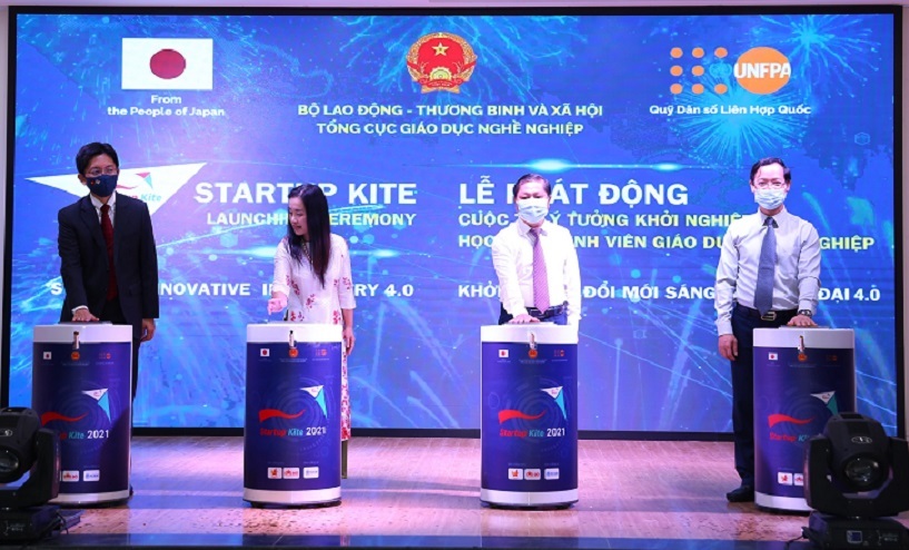 Ứng dụng công nghệ chăm sóc người cao tuổi, người khuyết tật trong dịch Covid-19