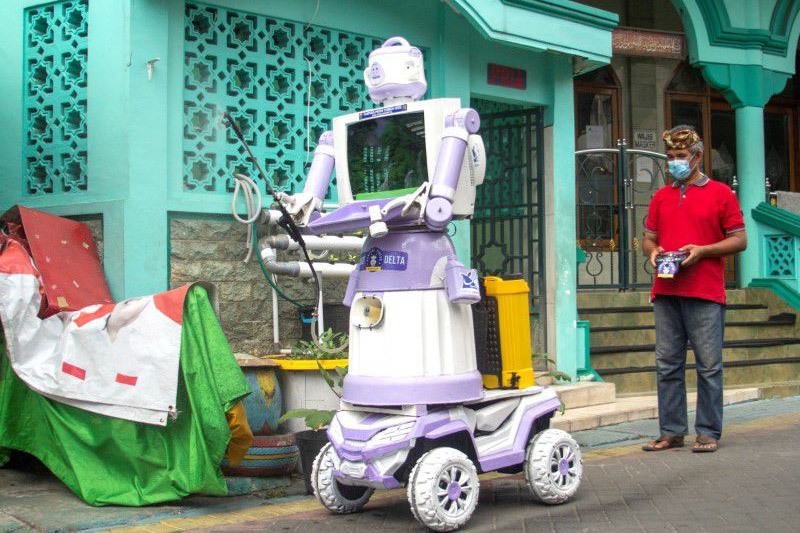 Biến rác thành robot trợ giúp người mắc Covid-19