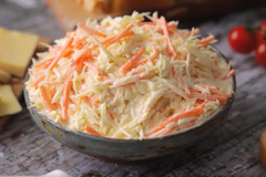 Món salad bắp cải và cà rốt chống ngán