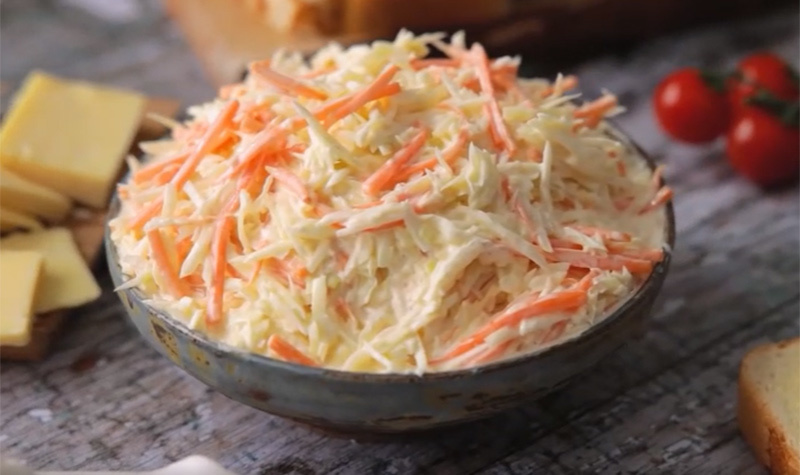 Món salad bắp cải và cà rốt chống ngán