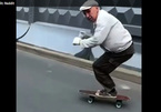 Cụ ông 73 tuổi gây 'bão mạng' với kỹ năng trượt ván điêu luyện