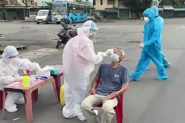 Cụ già 93 tuổi mắc Covid-19 nguy kịch ở Phú Yên xuất viện