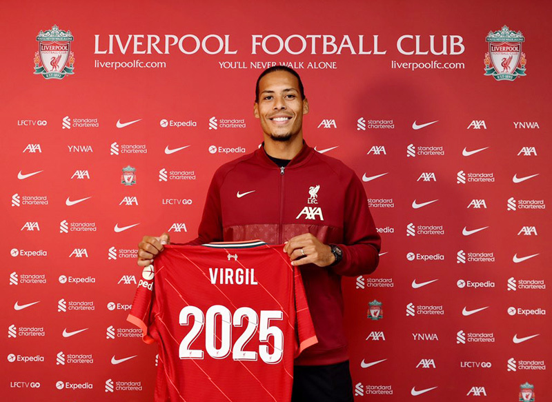 Liverpool báo tin cực vui về Van Dijk