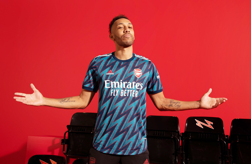 Arsenal tống khứ thủ quân Aubameyang