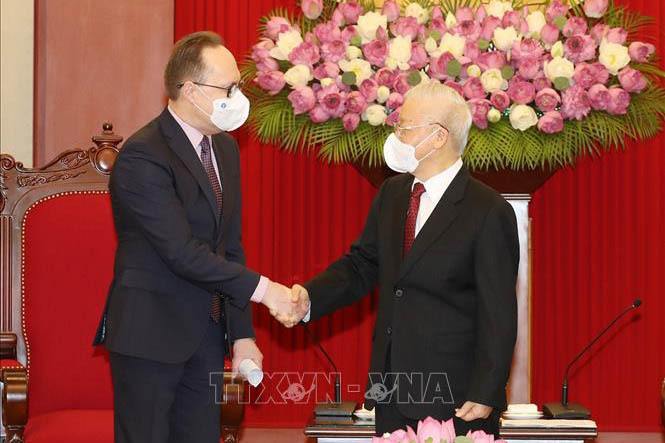 Tổng Bí thư Nguyễn Phú Trọng tiếp Đại sứ Liên bang Nga tại Việt Nam