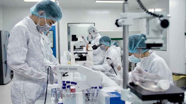 Chuyển giao công nghệ sản xuất vắc xin Nanocovax cho công ty Ấn Độ