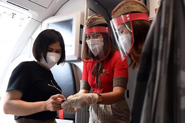 Miệt mài cho những chuyến bay chống dịch