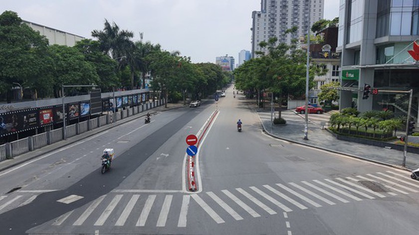 HCMC extends social distancing one more month to control Covid-19