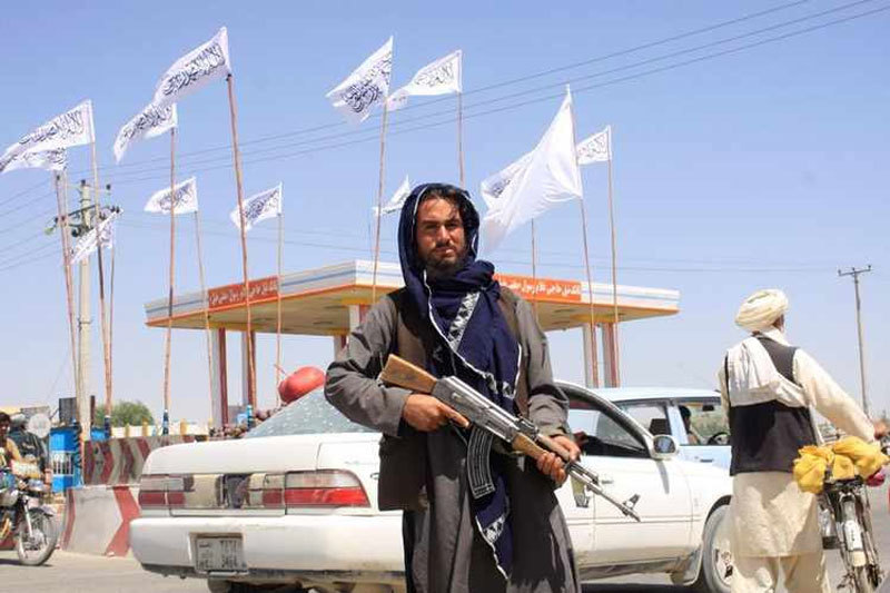 Taliban tấn công thủ đô Afghanistan từ mọi hướng