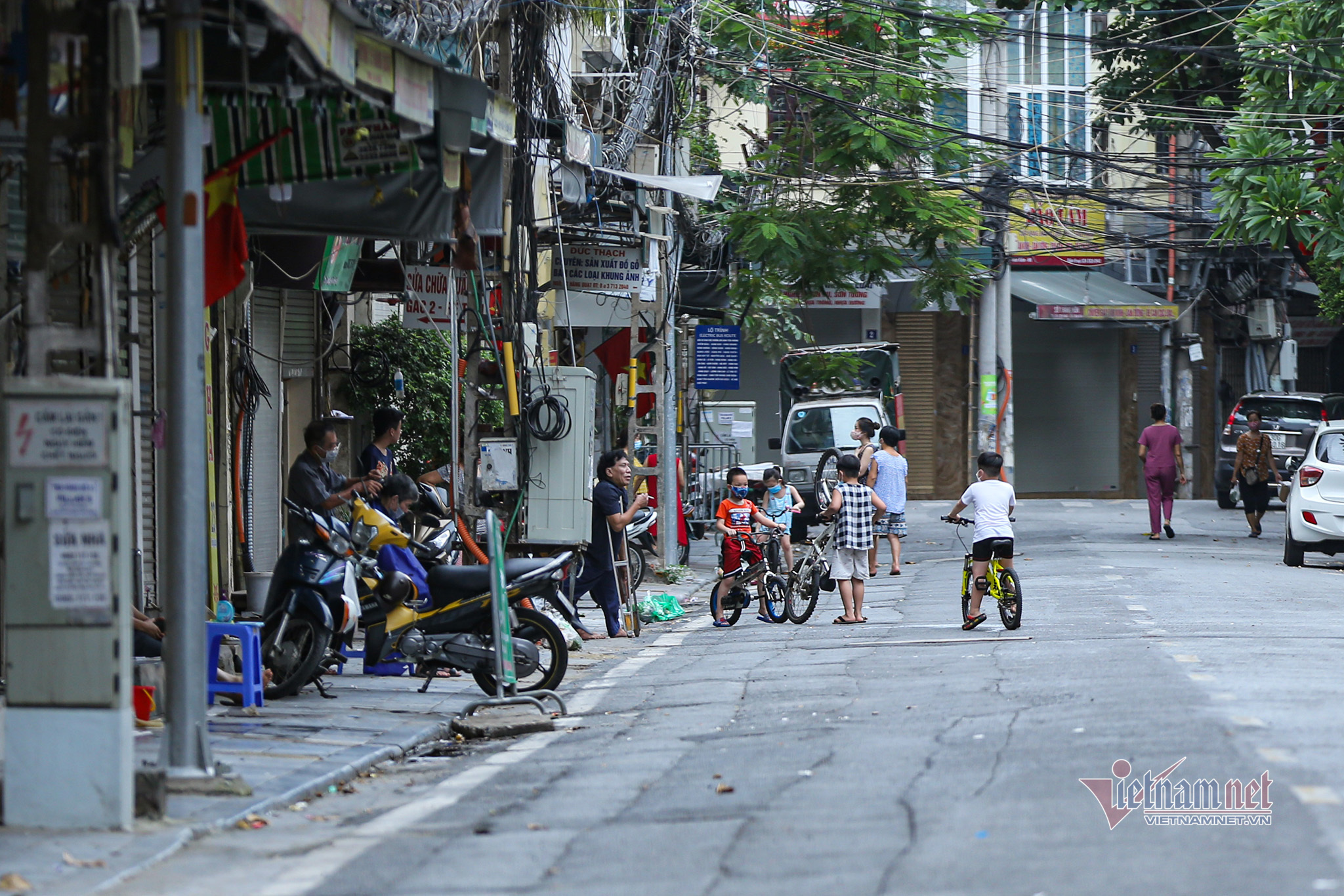 Cảnh chưa từng có ở khu phố cổ Hà thành