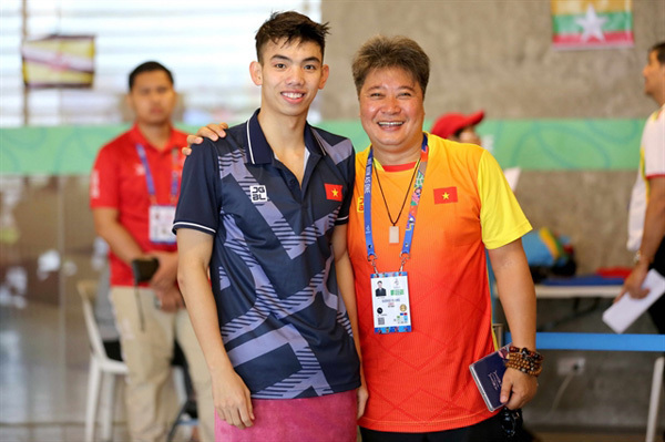 Chinese swimming expert, Huang Guohui, dies in quarantine