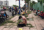 Hundreds of desperate migrant workers stopped as they try to leave HCM City