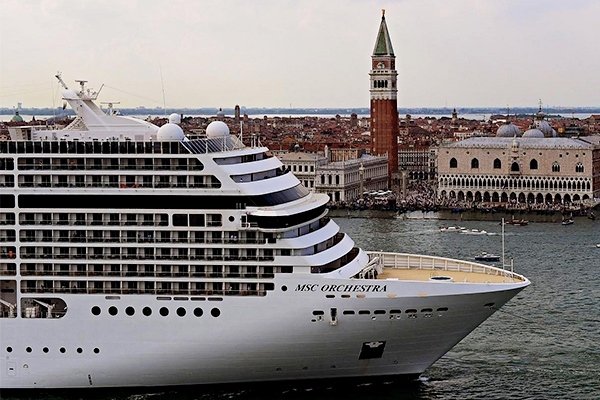 Italy cấm tàu du lịch lớn cập cảng Venice vì sợ vào 'danh sách đen'