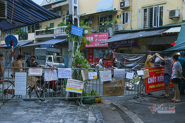 Unprecedented images in Hanoi Old Quarter